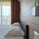 Compass 3*