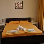 ゲストハウス Compass 3*