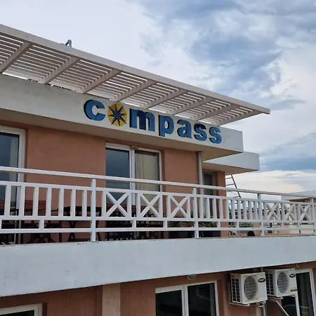 Compass Pensión 2*