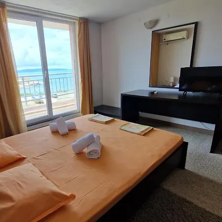 Compass Maison d'hôtes Lozenets